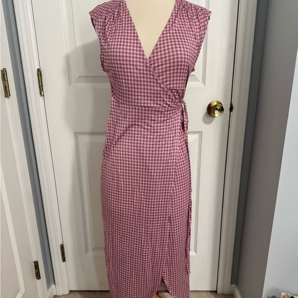 Urban Outfitters pink and White Wrap Midi Dress size extra small new